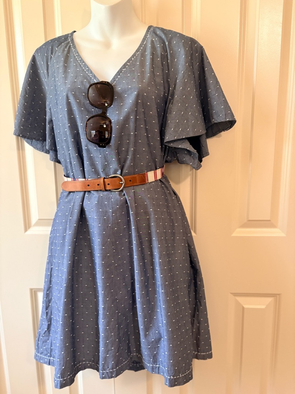 Casual Blue Dot V-Neck Women's Dress, size xL